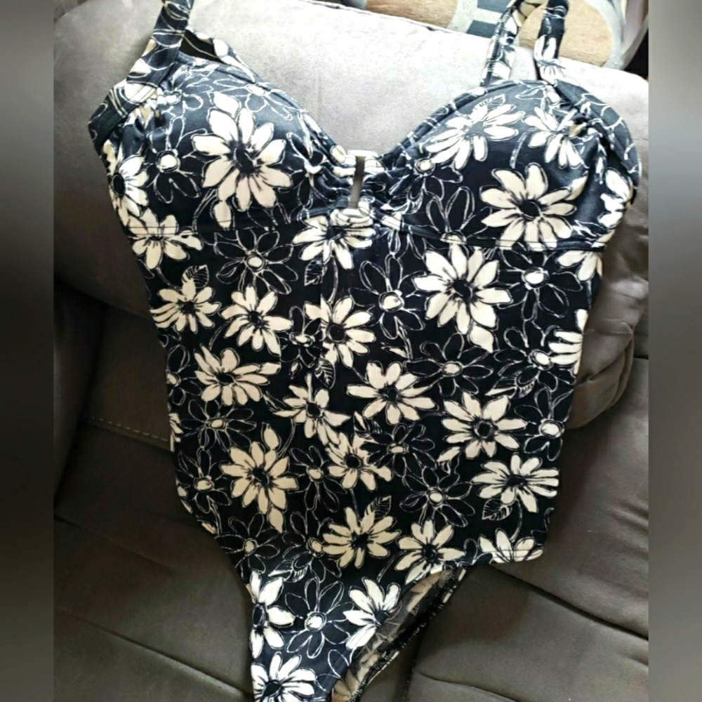 One-piece Bathing 🩱 suit